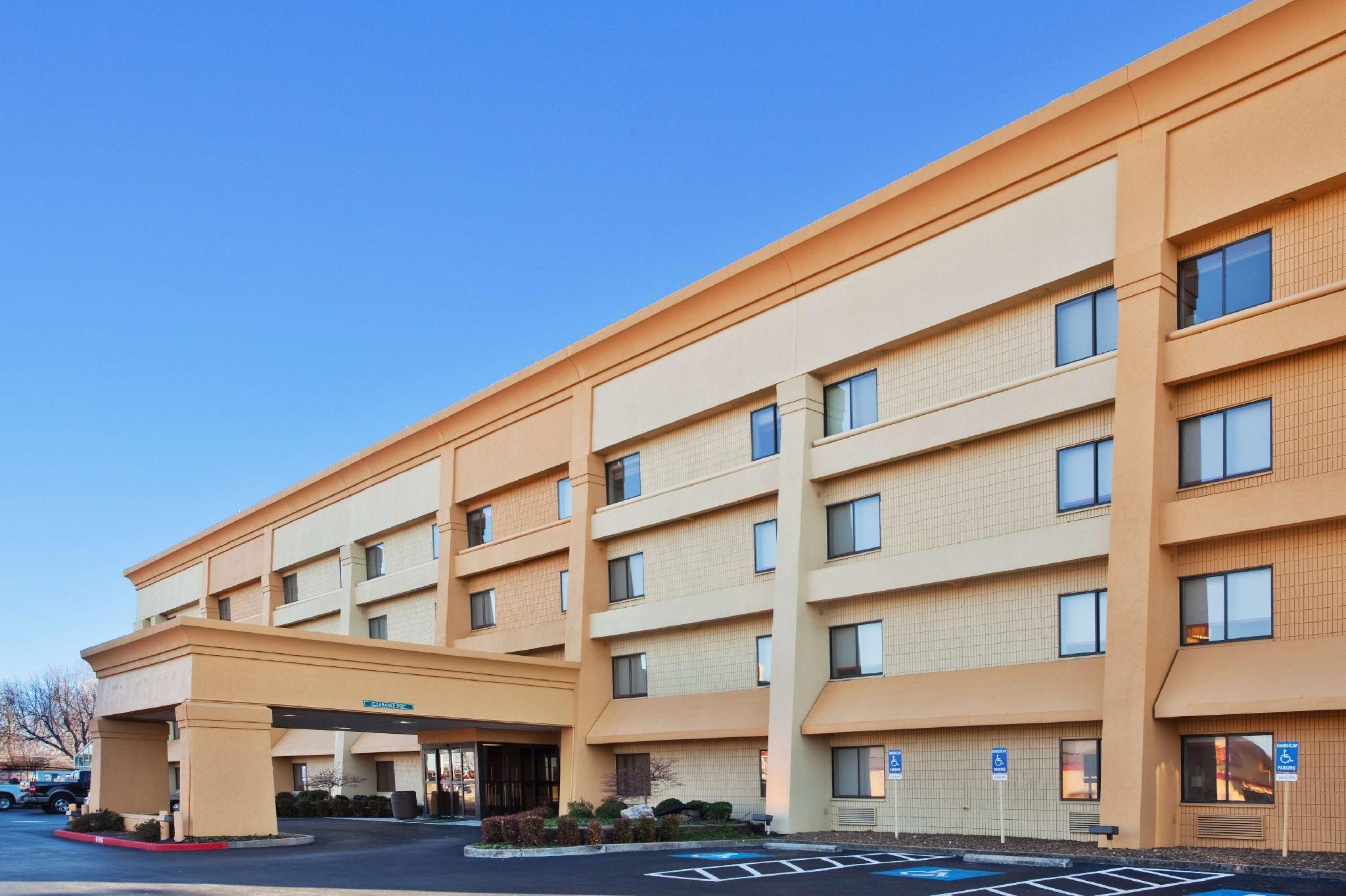 La Quinta By Wyndham Springdale Hotel Exterior photo