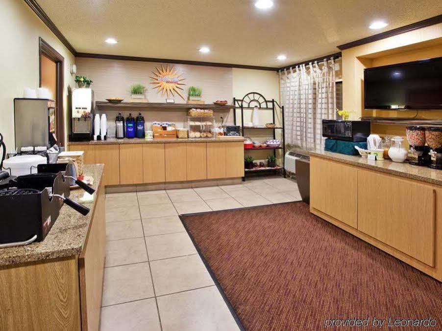 La Quinta By Wyndham Springdale Hotel Exterior photo